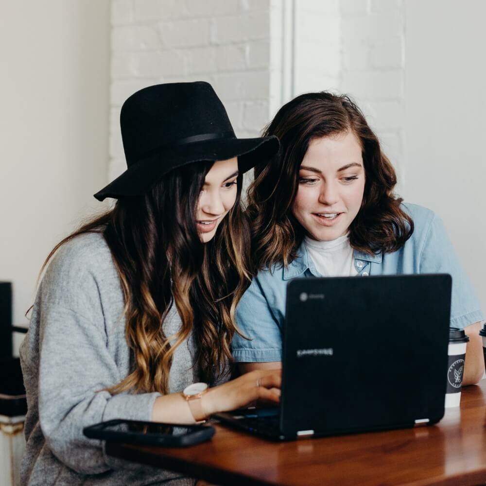 Know the benefits and factors to consider while hiring React Native developers